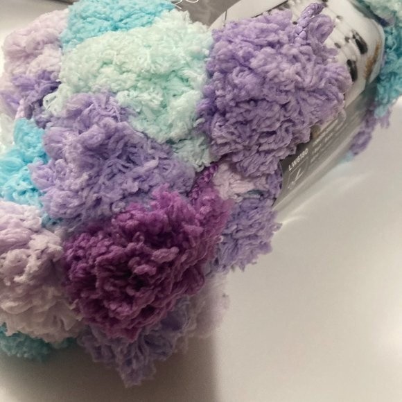 Red Heart Pomp A Doodle Jumbo Yarn Lilac Breeze Light Dark Purple Blue - Picture 7 of 15